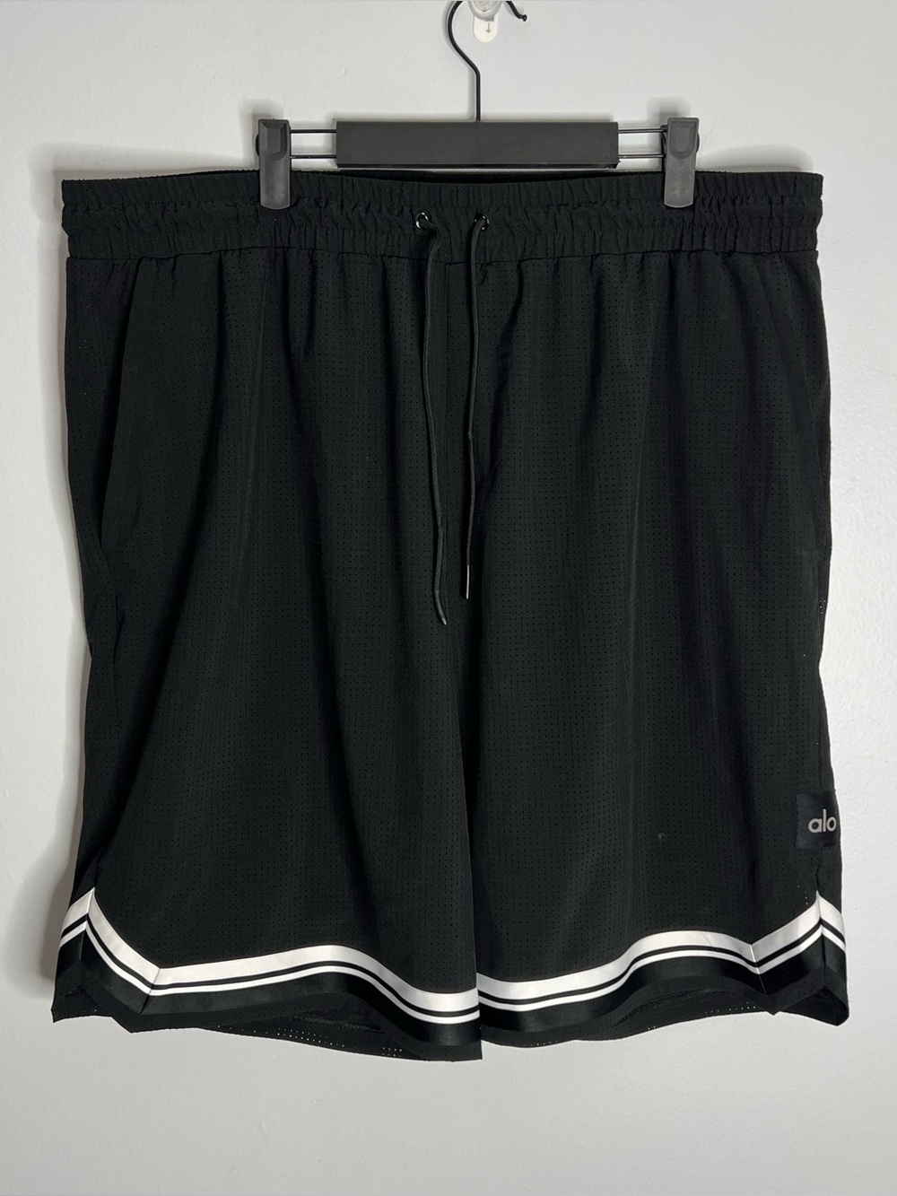 ALO Yoga Traction Arena Mesh Basketball Shorts Mens XXL Black NWOT